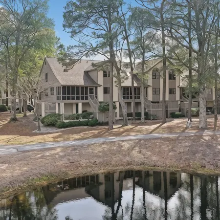 Spacious 4 bed/ 4 bath Villa on Golf Course