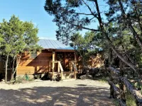 Stoney Porch Guest Cabin - Nestled in the Beautiful Texas Hill Country