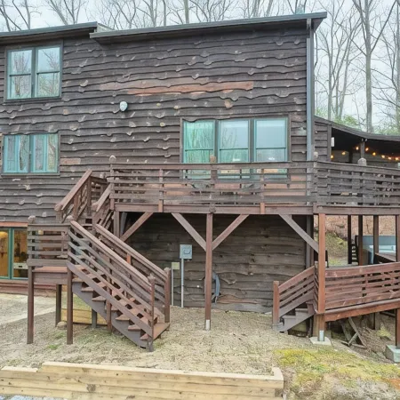 3 Suites with Game/Movie Room & Hot Tub