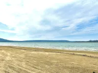 Newly Renovated Amazing Lake Retreat! Sleeps 11- Walk to Water & Boat Ramp! - Homestays