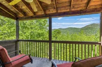 Moose Shack - Mountain Views · Spa King Suite · Game Room · 3 Patios - Bergblick