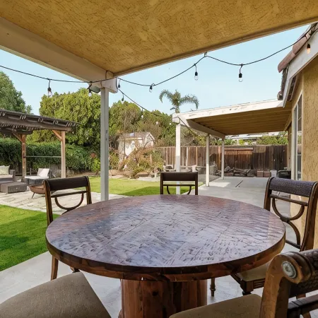 NW Gem! Modern 4BR Home:Cozy Elegance, Near Parks, Dining & Easy Freeway Access