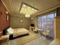 Venetsiya Hotel - parkir