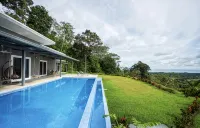 5 Bedrooms, large pool & spectacular whale tail ocean view! - Pools