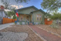 Tolle Haus: W/pool & Firepit-walk to Schlitterbahn, Comal Chutes & Downtown!