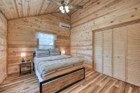 Rustic Cabin with Firepit and Grill - 10 Mins to Main St