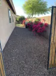 Great family friendly home very private back yard, heated pool & covered patio. - Homestays