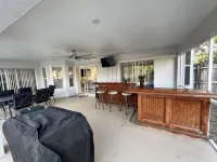 Spacious 4-bedroom pool house with WiFi and AC in charming Vero Beach - プール
