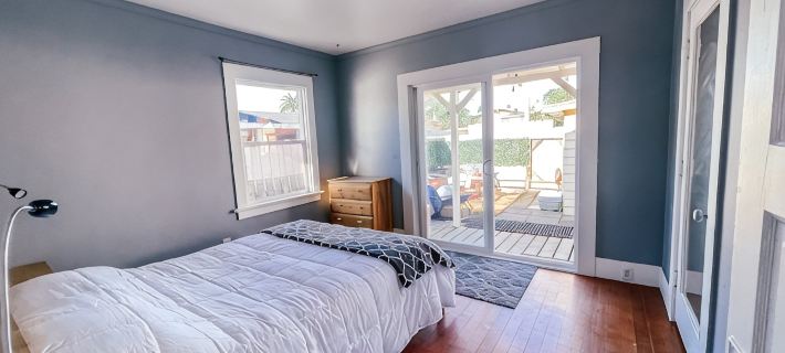 Downtown Two Bedroom Craftsman Home- 2 Minute Walk to the Plaza Hotels in Arcata