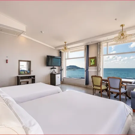 Hotel White House