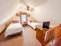Relax @ Mt. Melody Log Cabin. Brand New Hot Tub and Masterbath. by Trout Stream - Chalets