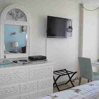 Romantic Beachfront Just 3 Steps on the Sandy Beach! Rooms