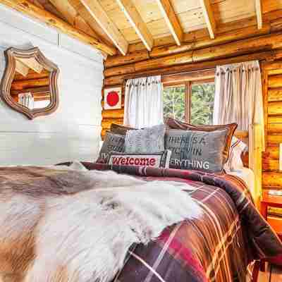 Chic, updated log cabin nestled in the pine trees of Sprucewold! Rooms