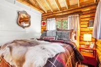 Chic, updated log cabin nestled in the pine trees of Sprucewold! - 3 stjerner