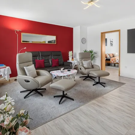 FeWo Galliet 1: 87Sqm, 2 Br, Balcony, Quiet & Close to Trade Fair