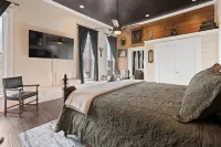 The Banker's 1887 Penthouse - Boutique