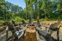 Private 7AC Retreat, Hot Tub, Stocked Pond, Firepit, Trails, Disc Golf, Sleeps 6
