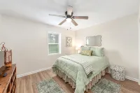 The Sweet Pea 3BD 2BA Cozy, Stylish Stay Just Minutes from I-40 & Everything - Homestays