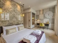 Milan Royal Suites & Luxury Apartments モンテ ナポレオーネ通り周辺のホテル
