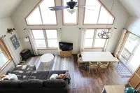 Serene Lakefront Retreat: A/C, dock, canoe, kayaks - Wifi