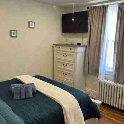 AC’s Finest! Rooms