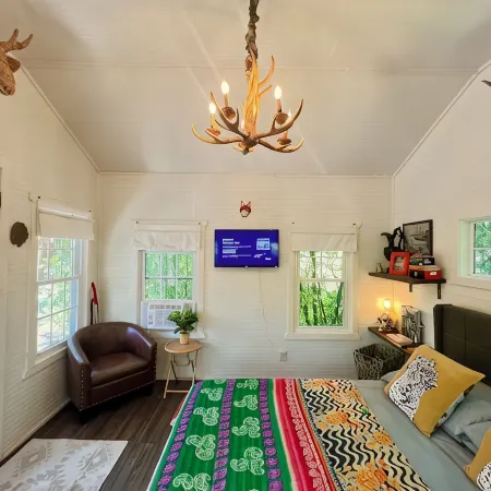 Sexiest Lil Cabin in Saugerties, NY