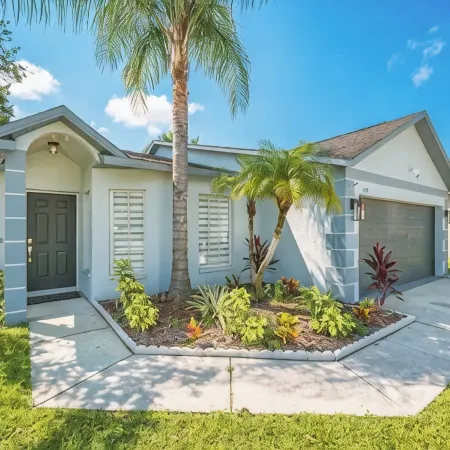 *Pool* 8.5 miles to Honeymoon Island. 4 bdr