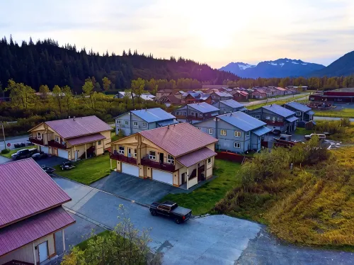 Sauna - Heated Garage - Great Location - Mountain Views - Quiet Neighborhood - homestay