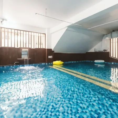La Casa Hotel Nha Trang Отели рядом с достопримечательностью «Пляж Хон-Чонг»