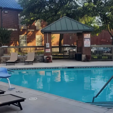 Clarion Pointe Addison Dallas North