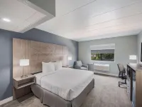 Best Western Fort Wayne I-69 North - parking