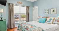Sassy Seahorse! 200 Yards to Beach! Neighborhood Pool