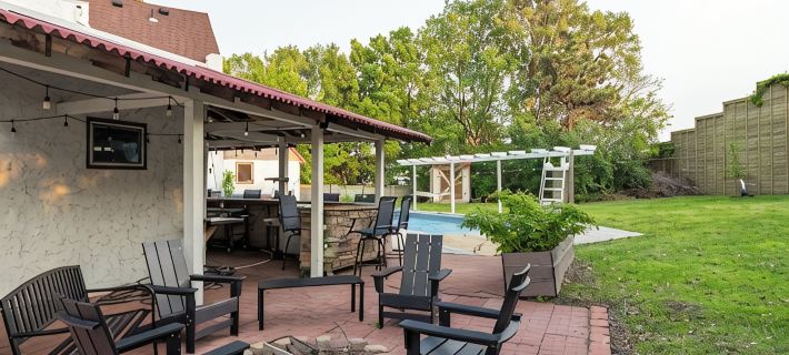 The St. Paul Castle ~ Heated Pool ~ Hot Tub ~ Sauna ~ Arcade ~ Bar ~ 8BR Hotels in Saint Paul