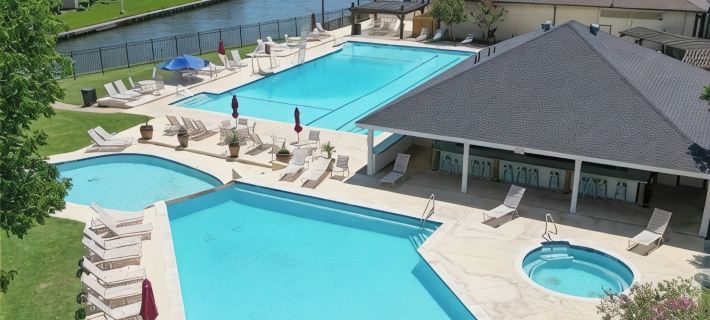 Quaint, Cozy, Lakefront Haven w/ Lily Pad, Kayaks, Firepit, and Wrap Around Deck Ξενοδοχεία στην πόλη Conroe