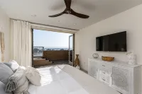 Stylish Ocean front Condo- Beautiful ocean and sunset views - Boutique