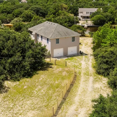 Immaculate Family-Friendly Canal Front Vacation Home in Outer Banks 4x4 Area