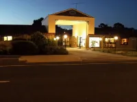Mid City Motel - parkir