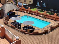 Golden Dawn Chalets - สระว่ายน้ำส่วนตัว