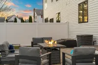II Home in Boston with, Arcade, Parking,Game Room,EV, 6Br 5.5Bath - 3-Star