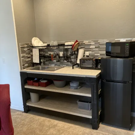 Lakeside 1 Bedroom Apt w/ living room, kitchenette and laundry