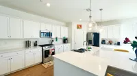 Sequoia Riverway Retreat, Visalia Central Home 4BR, 2.5 BTH. 45 mins to Sequoia - 방갈로