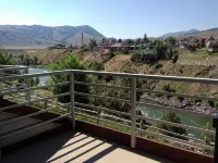 Absaroka Lodge - Mountain view