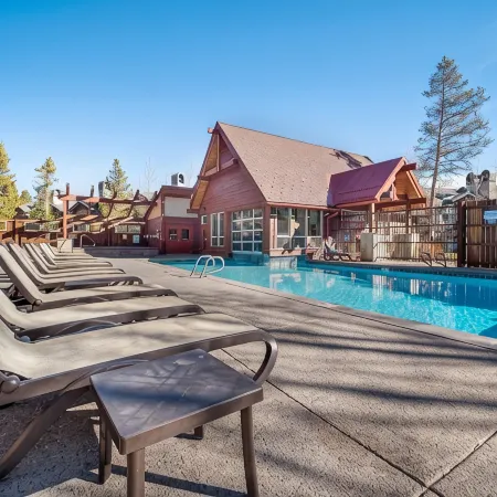 2BR Pine Ridge Condo; Ski-In, Walk to Downtown