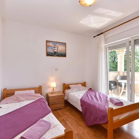 Bright apartment in Medolino