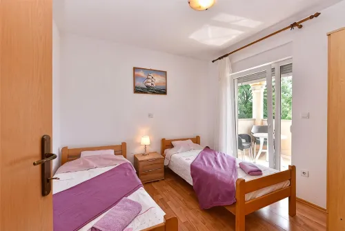 Bright apartment in Medolino - 2-Star