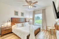 Spacious Waterfront 6 Bd Duplex in Lovely Rotonda West Near Oceans . - Beach
