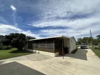 Waterfront Fishing Retreat.  Near Dunns Creek, Crescent Lake, St John's River