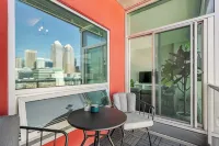 Downtown Chic Retreat | Elegant + Free Parking - Bungalows
