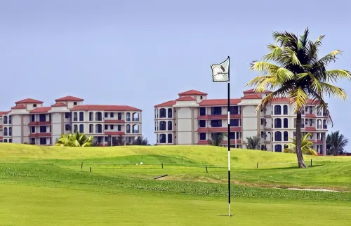 Views! Views! Penthouse with Golf, Beach, Pool and 2 Carts - WiFi