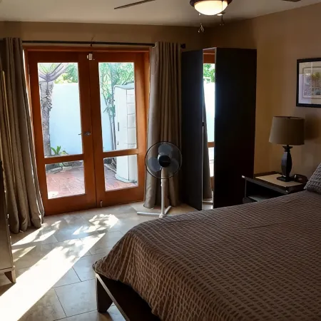 Next To Margarittaville Beautiful Remodeled Villa Hotels in Frydendal